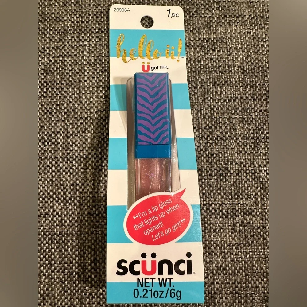 Scünci Hello U! Shimmering Pink Lip Gloss 0.21 oz NIP